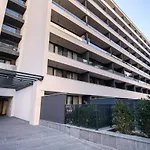 M&P- Lovely 1-Bedroom Condo With Free Parking
